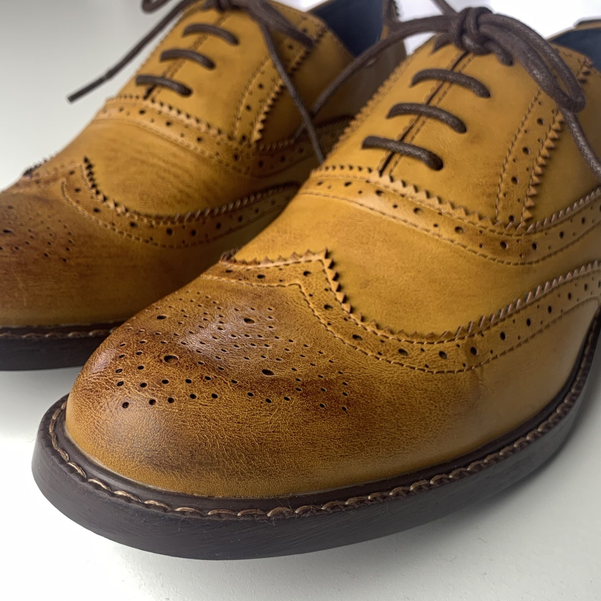 sport brogues